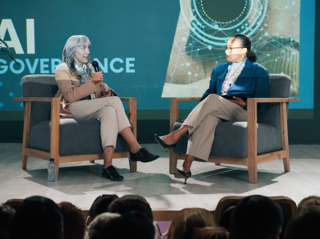 conference-presentation-and-people-with-mic-in-di-2026-01-09-09-30-30-utc